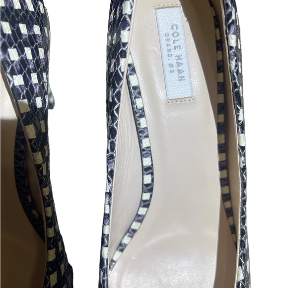 COLE HAAN GRAND OS LEATHER PUMPS IN BLACK/WHITE - Pre owned/ good condition. - Picture 4 of 5